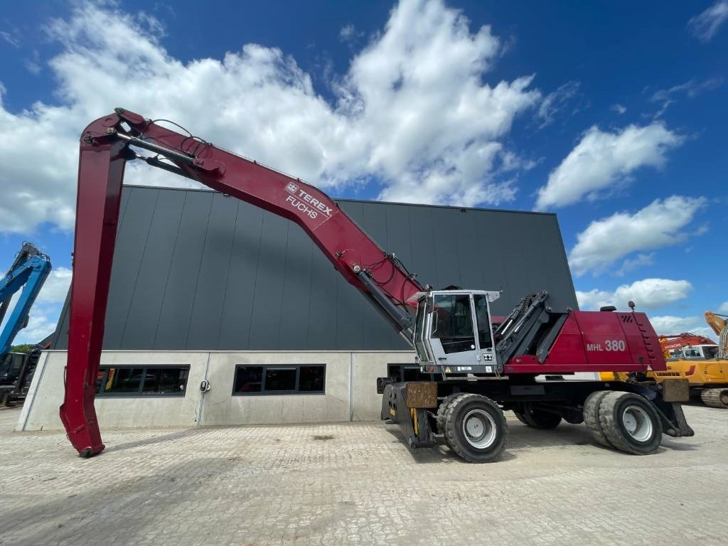 Fuchs MHL380 -- MHL 380 -- 21 mtr reach - Waste/ Industry handler: picture 2 Fuchs MHL380 -- MHL 380 -- 21 mtr reach - Waste/ Industry handler: picture 2