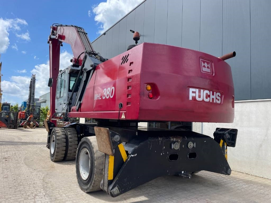 Fuchs MHL380 -- MHL 380 -- 21 mtr reach - Waste/ Industry handler: picture 4 Fuchs MHL380 -- MHL 380 -- 21 mtr reach - Waste/ Industry handler: picture 4