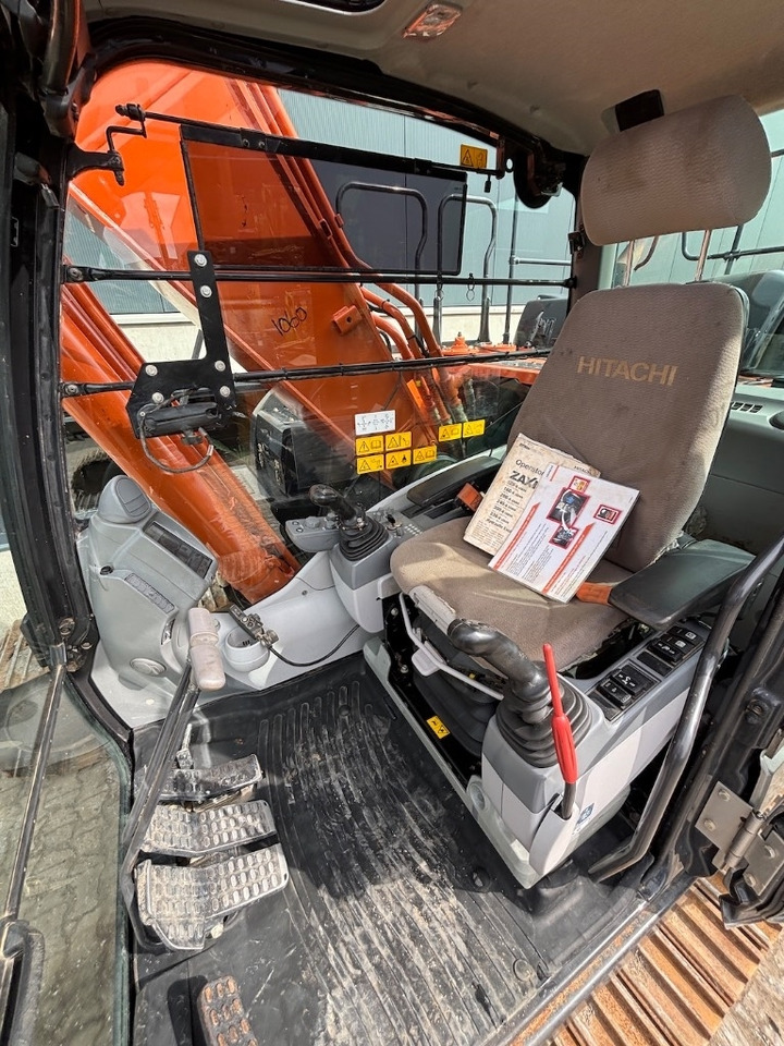 Crawler excavator Hitachi ZX 210 LC-6 - ZX210: picture 15 Crawler excavator Hitachi ZX 210 LC-6 - ZX210: picture 15