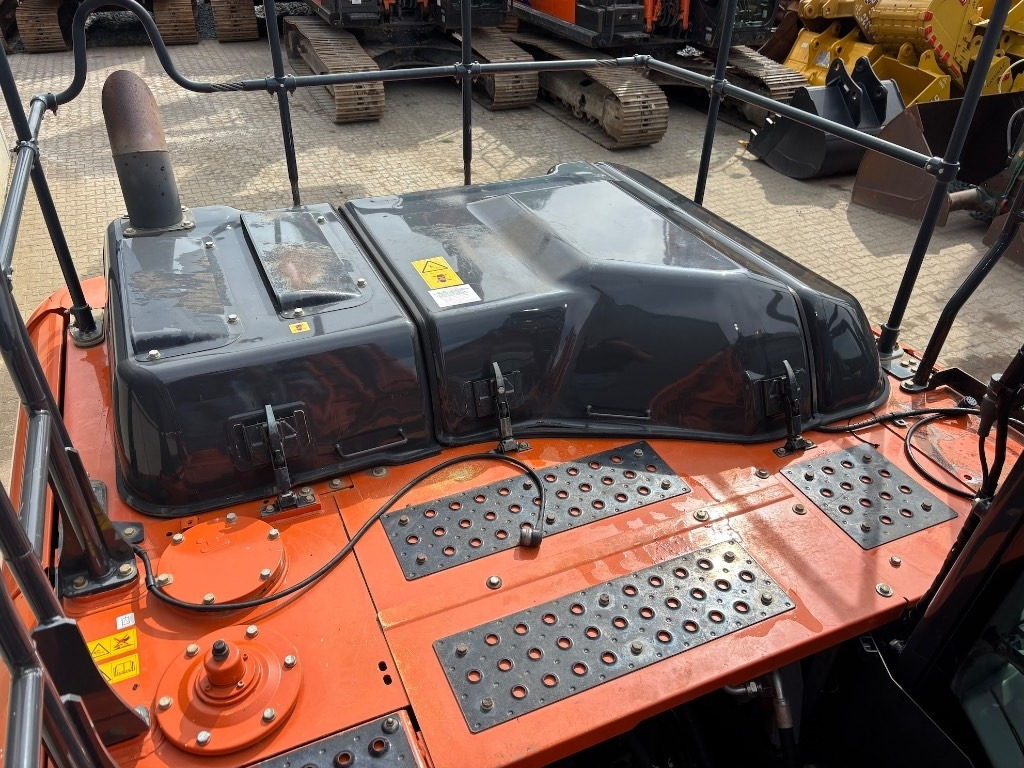 Crawler excavator Hitachi ZX 210 LC-6 - ZX210: picture 29 Crawler excavator Hitachi ZX 210 LC-6 - ZX210: picture 29