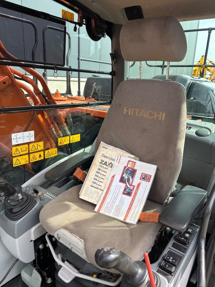 Crawler excavator Hitachi ZX 210 LC-6 - ZX210: picture 16 Crawler excavator Hitachi ZX 210 LC-6 - ZX210: picture 16