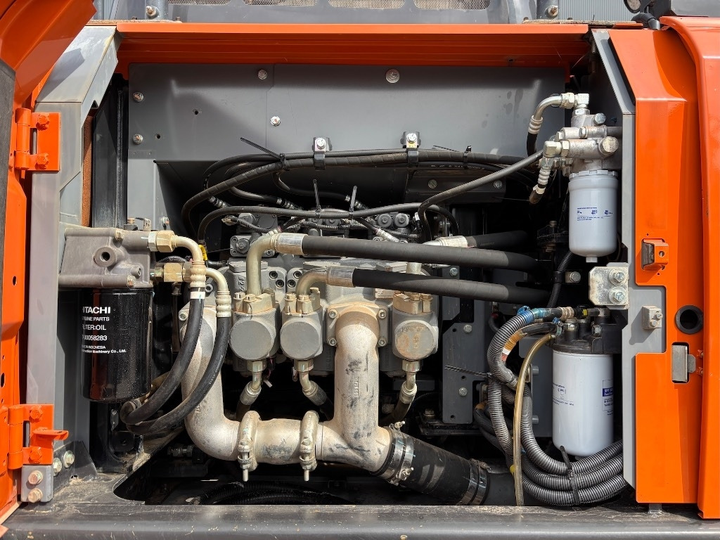 Crawler excavator Hitachi ZX 210 LC-6 - ZX210: picture 22 Crawler excavator Hitachi ZX 210 LC-6 - ZX210: picture 22