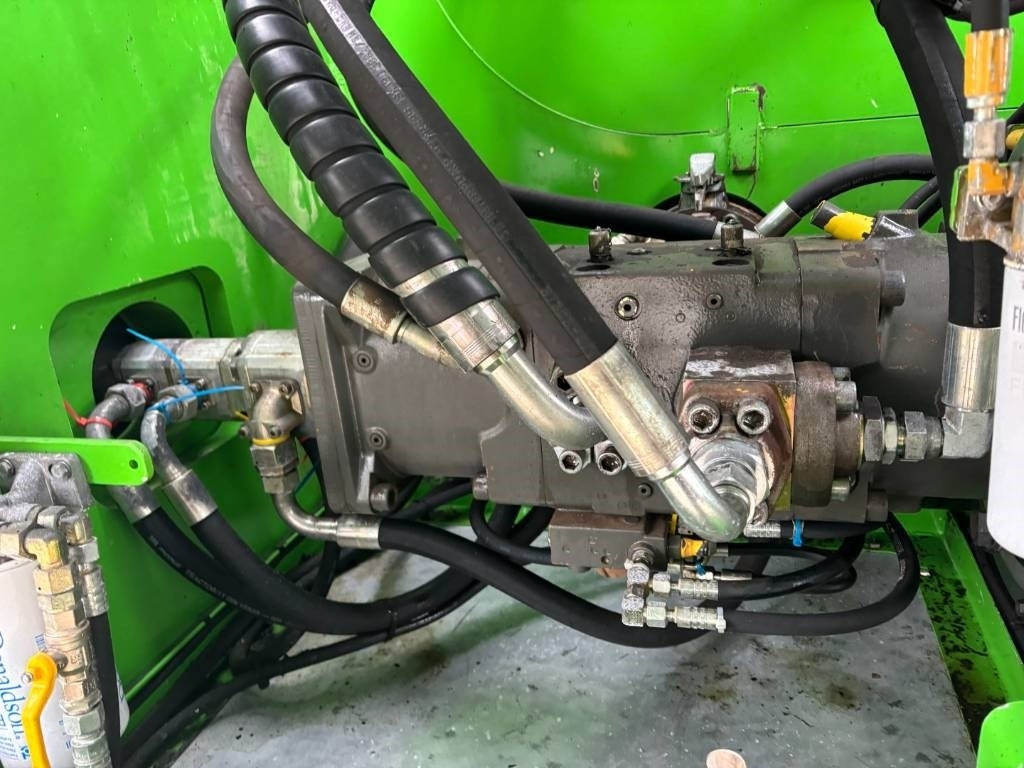 Waste/ Industry handler Sennebogen 850R HD - 850 - 840 - 860 - NEW CAT C9 engine: picture 33 Waste/ Industry handler Sennebogen 850R HD - 850 - 840 - 860 - NEW CAT C9 engine: picture 33