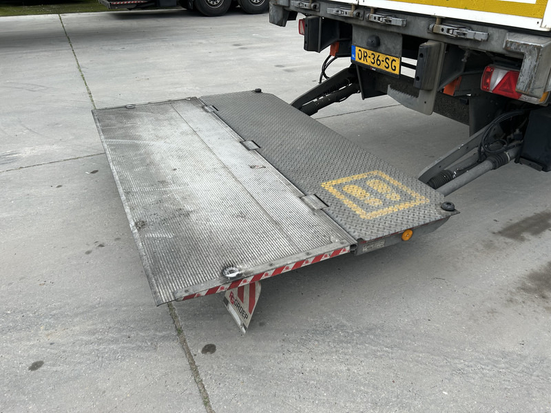 Fruehauf CNP 03 / Box / Laadklep / SAF Schijf - Closed box semi-trailer: picture 5 Fruehauf CNP 03 / Box / Laadklep / SAF Schijf - Closed box semi-trailer: picture 5