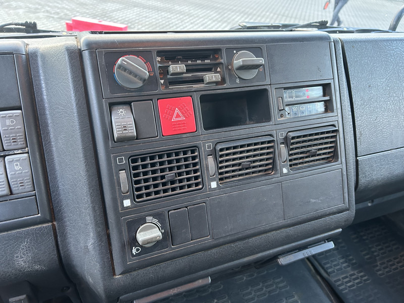 Iveco EuroCargo 80E15 / Double Cab / Manual / 427 dkm / Blad - Blad / Box Truck - Box truck: picture 5 Iveco EuroCargo 80E15 / Double Cab / Manual / 427 dkm / Blad - Blad / Box Truck - Box truck: picture 5