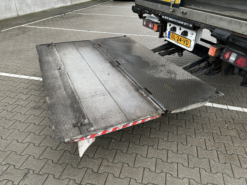 Krone Cool Liner / Carrier Reefer -30 gr / Frigo Box / Loadlift / APK TUV 01-26 - Refrigerator semi-trailer: picture 5 Krone Cool Liner / Carrier Reefer -30 gr / Frigo Box / Loadlift / APK TUV 01-26 - Refrigerator semi-trailer: picture 5