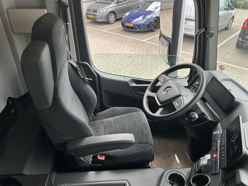 Mercedes-Benz Actros 2124 / Carrier Supra 850 -30 gr / Koeler / Laadklep / APK 03-26 - Refrigerator truck: picture 3 Mercedes-Benz Actros 2124 / Carrier Supra 850 -30 gr / Koeler / Laadklep / APK 03-26 - Refrigerator truck: picture 3