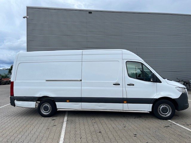 Mercedes-Benz Sprinter 315 1.9 CDI / L4 H2 / Automatic / APK-TUV 04-26 - Panel van: picture 2 Mercedes-Benz Sprinter 315 1.9 CDI / L4 H2 / Automatic / APK-TUV 04-26 - Panel van: picture 2