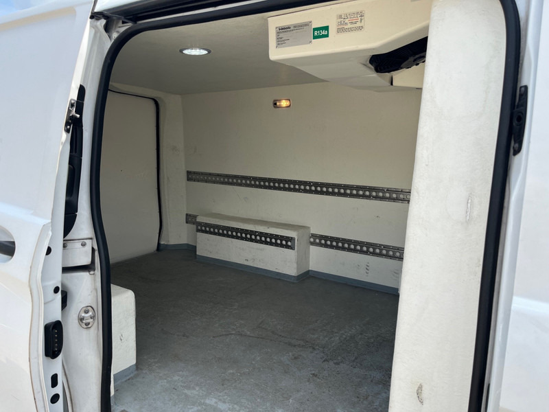 Mercedes-Benz Vito 114 CDI / L2H1 / Frigo / Gekoelde laadbak / APK-TUV 05-26 - Refrigerated delivery van: picture 4 Mercedes-Benz Vito 114 CDI / L2H1 / Frigo / Gekoelde laadbak / APK-TUV 05-26 - Refrigerated delivery van: picture 4