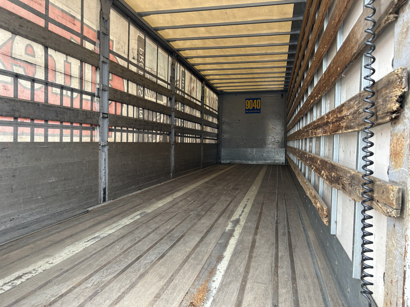 Renders ROC 12.10 City / Curtainside / Loadlift 2000 kg / NL Trailer - Curtainsider semi-trailer: picture 3 Renders ROC 12.10 City / Curtainside / Loadlift 2000 kg / NL Trailer - Curtainsider semi-trailer: picture 3