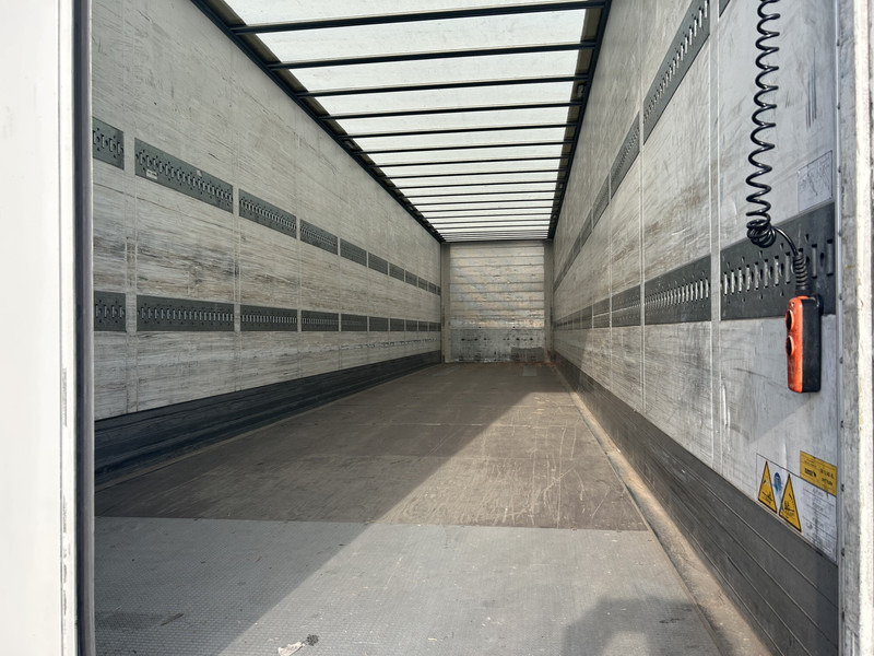 Schmitz Cargobull SCB S3B / Box / Loadlift / 2x Liftas / APK 03-27 - Closed box semi-trailer: picture 3 Schmitz Cargobull SCB S3B / Box / Loadlift / 2x Liftas / APK 03-27 - Closed box semi-trailer: picture 3