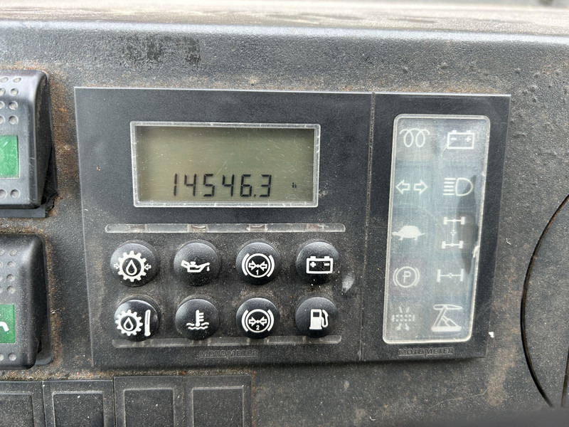 Terberg YT 180 / BDF Umsetzer / Wechselhubwagen / Terminal Truck / Mercedes Motor - Container transporter/ Swap body truck: picture 4 Terberg YT 180 / BDF Umsetzer / Wechselhubwagen / Terminal Truck / Mercedes Motor - Container transporter/ Swap body truck: picture 4