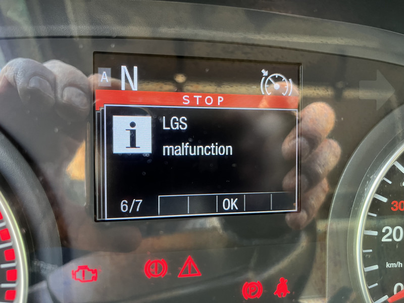 MAN TGX 18.460 XXL / Motor Defect -> Not Running / Retarder / 526 dkm / 2 Tanks - Tractor unit: picture 5 MAN TGX 18.460 XXL / Motor Defect -> Not Running / Retarder / 526 dkm / 2 Tanks - Tractor unit: picture 5