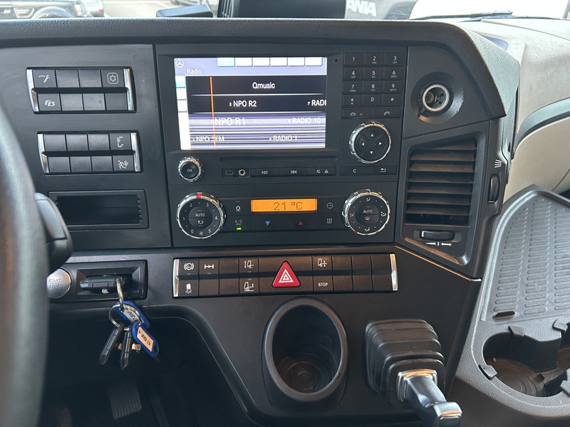 Mercedes-Benz Actros 1842 Bigspace / 770 dkm / Mega / New Tacho / Stand Klima / 2 Tanks - Tractor unit: picture 5 Mercedes-Benz Actros 1842 Bigspace / 770 dkm / Mega / New Tacho / Stand Klima / 2 Tanks - Tractor unit: picture 5