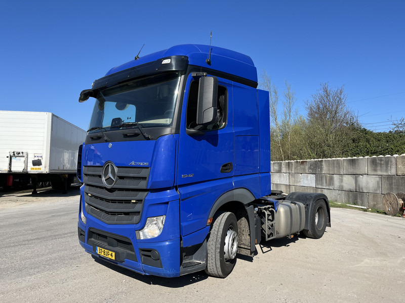 Tractor unit Mercedes-Benz Actros 1842 Streamspace / 937 dkm / 2 Tanks / NL Truck: picture 20