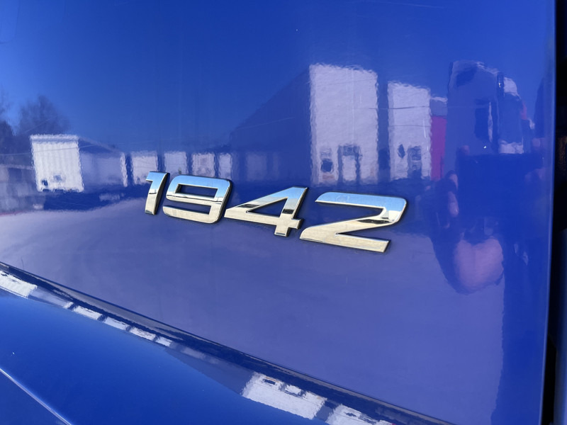 Tractor unit Mercedes-Benz Actros 1842 Streamspace / 937 dkm / 2 Tanks / NL Truck: picture 15