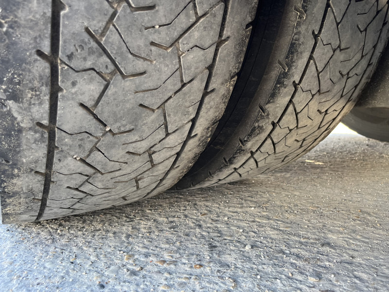 Tractor unit Mercedes-Benz Actros 1842 Streamspace / 937 dkm / 2 Tanks / NL Truck: picture 14