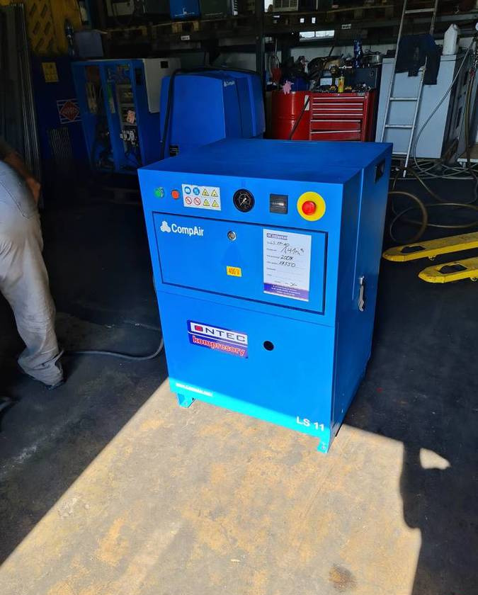 Kompresor śrubowy COMPAIR LS 11, 11 kw - Air compressor: picture 4 Kompresor śrubowy COMPAIR LS 11, 11 kw - Air compressor: picture 4