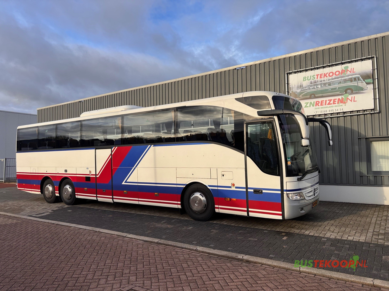 Mercedes Tourismo 16 RHD-M 57 Pl. - Coach: picture 1 Mercedes Tourismo 16 RHD-M 57 Pl. - Coach: picture 1