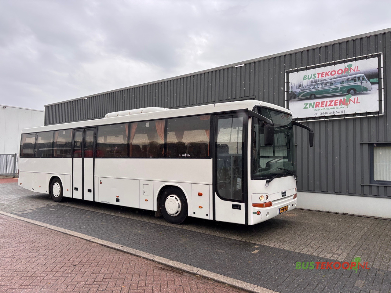 Vanhool T915 CL, 51 Places and toilet - Suburban bus: picture 1 Vanhool T915 CL, 51 Places and toilet - Suburban bus: picture 1