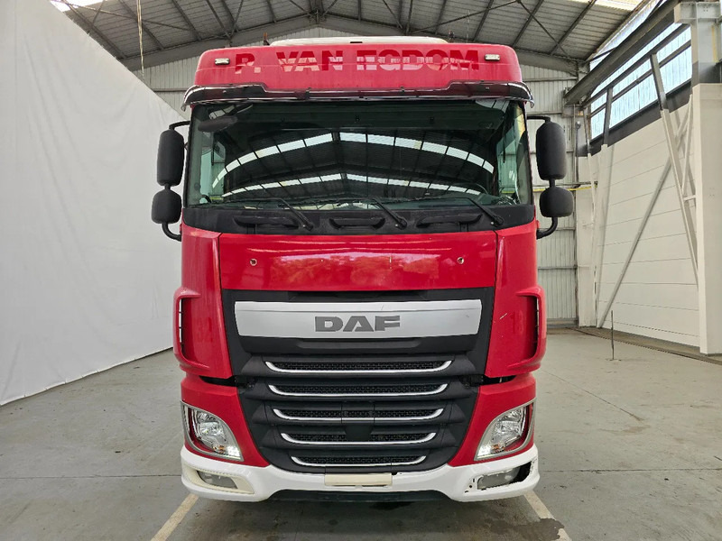 DAF XF 106.460 SPACECAB / INTARDER /MANUEL - Tractor unit: picture 2 DAF XF 106.460 SPACECAB / INTARDER /MANUEL - Tractor unit: picture 2