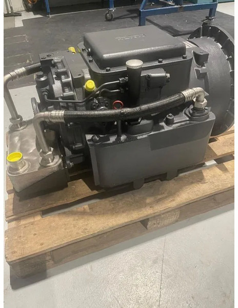 Voith 864-3e volautomatische versnellingsbak - Gearbox: picture 1 Voith 864-3e volautomatische versnellingsbak - Gearbox: picture 1