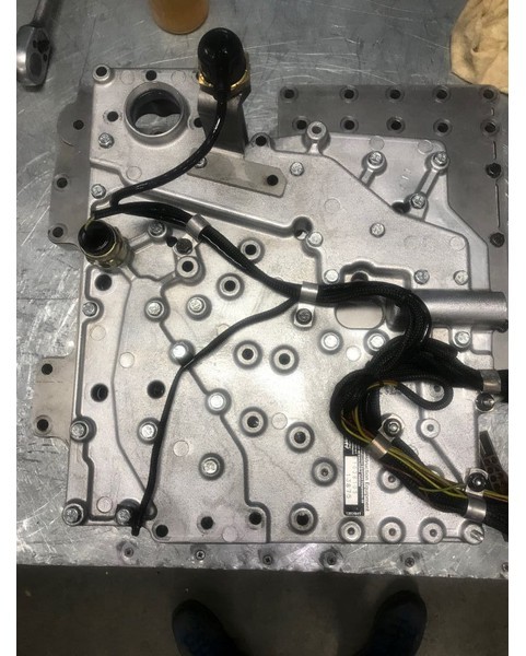 Volvo Rebuilt valve block 22517 22518 22545 22546 22648 22649 22688 22689 22640 22650 22401 22671 22418 22419 - Gearbox: picture 2 Volvo Rebuilt valve block 22517 22518 22545 22546 22648 22649 22688 22689 22640 22650 22401 22671 22418 22419 - Gearbox: picture 2