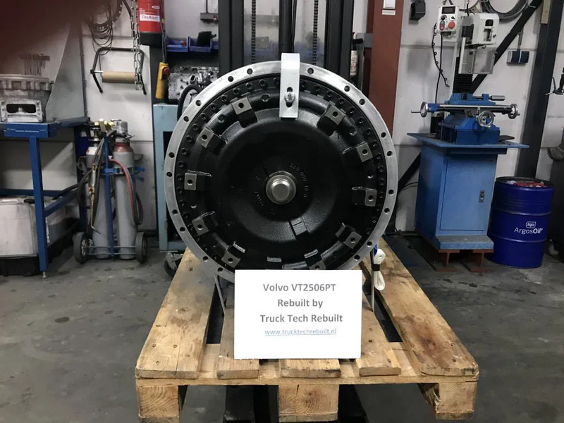 Volvo VT2506PT With or Without retarder / With or without second steering pump - Gearbox: picture 1 Volvo VT2506PT With or Without retarder / With or without second steering pump - Gearbox: picture 1