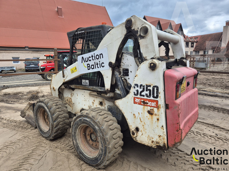 Bobcat S 250 - Skid steer loader: picture 3 Bobcat S 250 - Skid steer loader: picture 3