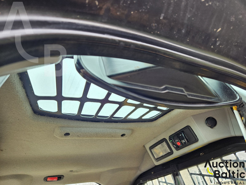 Skid steer loader Caterpillar 242 D 3: picture 10