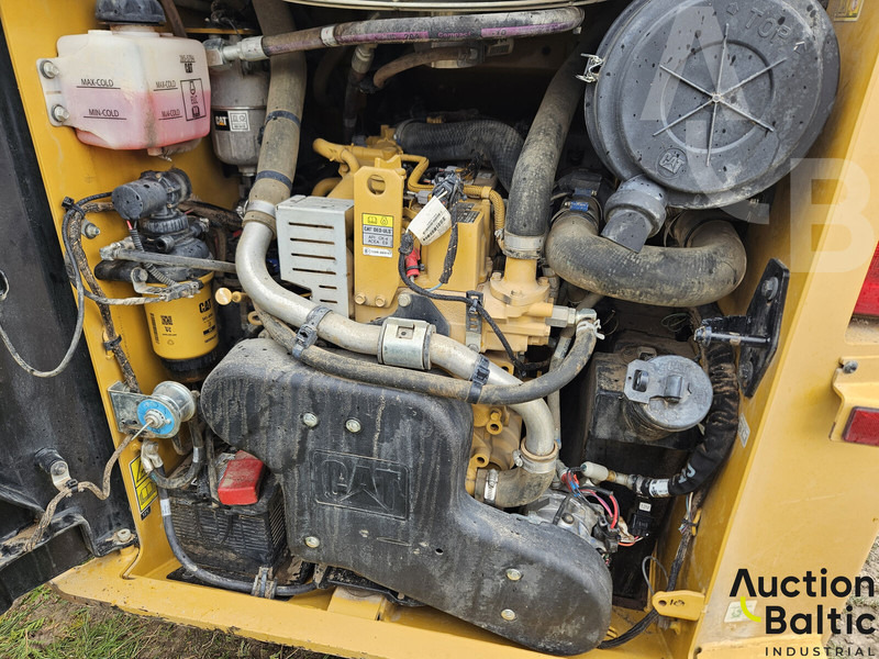 Skid steer loader Caterpillar 242 D 3: picture 11