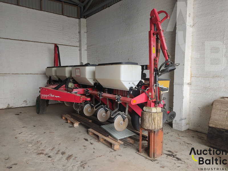 Challenger 9100 - Precision sowing machine: picture 1 Challenger 9100 - Precision sowing machine: picture 1
