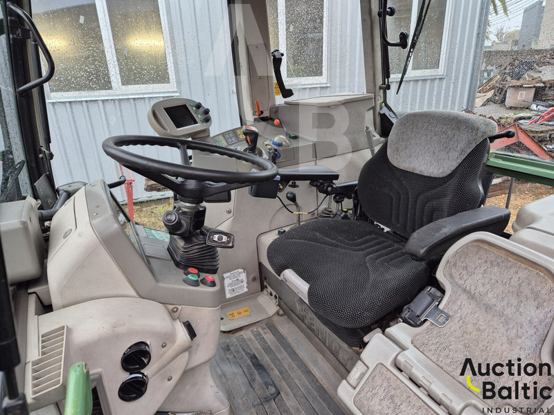 Fendt 412 Vario - Farm tractor: picture 5 Fendt 412 Vario - Farm tractor: picture 5