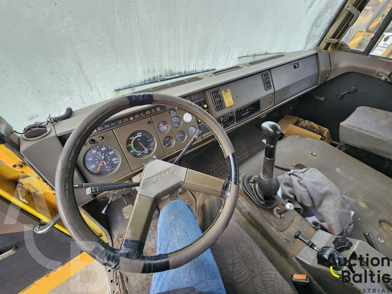 Drilling rig Iveco 180-25: picture 12