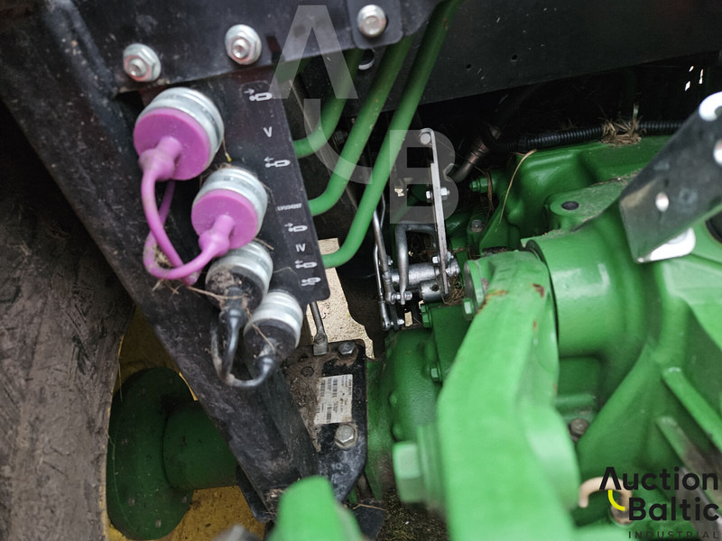 Farm tractor John Deere 4066 R: picture 13 Farm tractor John Deere 4066 R: picture 13