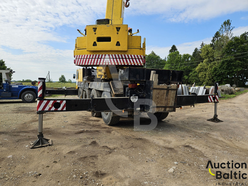 Truck mounted crane Liebherr LTM 1060: picture 6 Truck mounted crane Liebherr LTM 1060: picture 6