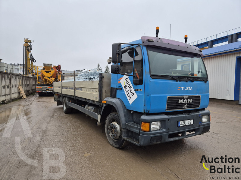 MAN 14.224 - Dropside/ Flatbed truck: picture 2 MAN 14.224 - Dropside/ Flatbed truck: picture 2