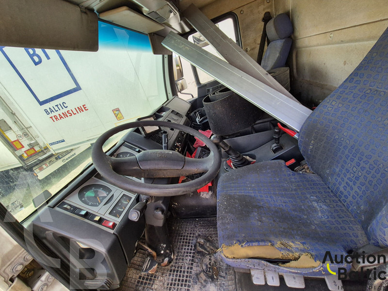 MAN LE12.180 - Box truck: picture 3 MAN LE12.180 - Box truck: picture 3