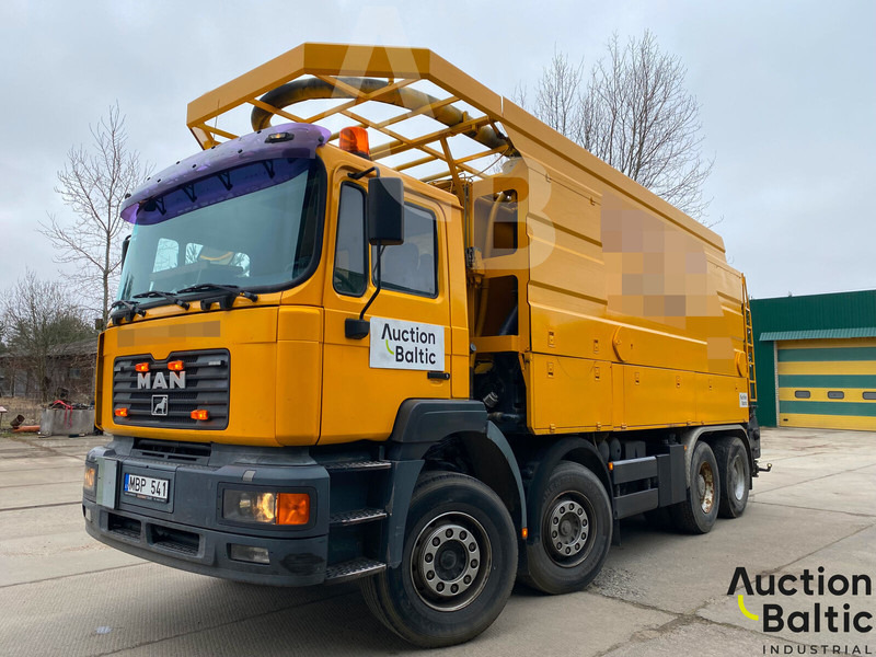 MAN T46 - Vacuum truck: picture 2 MAN T46 - Vacuum truck: picture 2