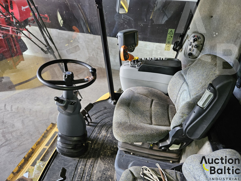 New Holland CR 9080 - Combine harvester: picture 5 New Holland CR 9080 - Combine harvester: picture 5