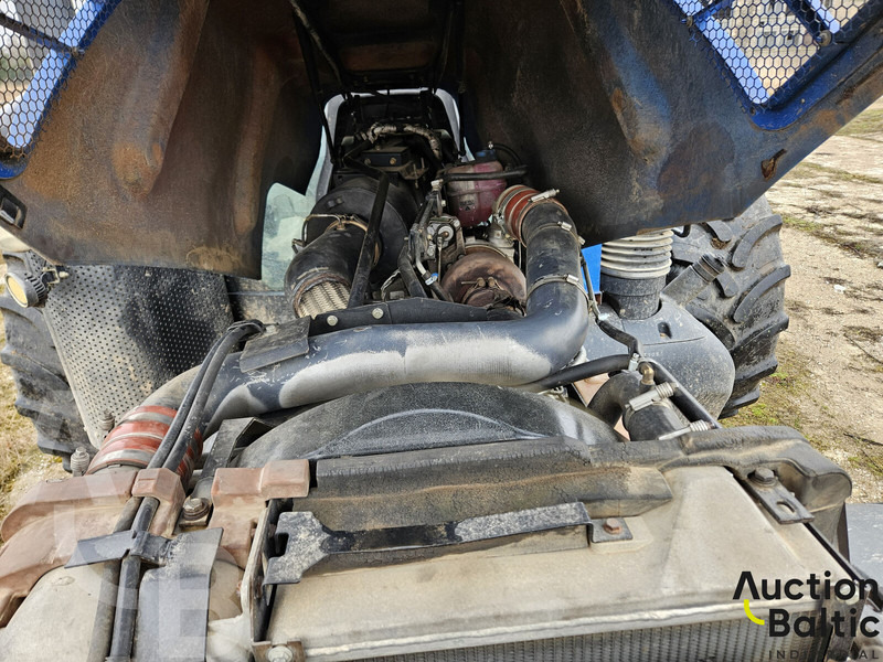 Farm tractor New Holland T 8.410: picture 17