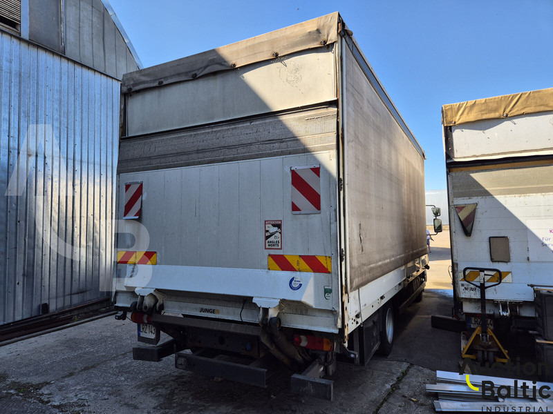 Renault Midlum - Curtainsider truck: picture 3 Renault Midlum - Curtainsider truck: picture 3
