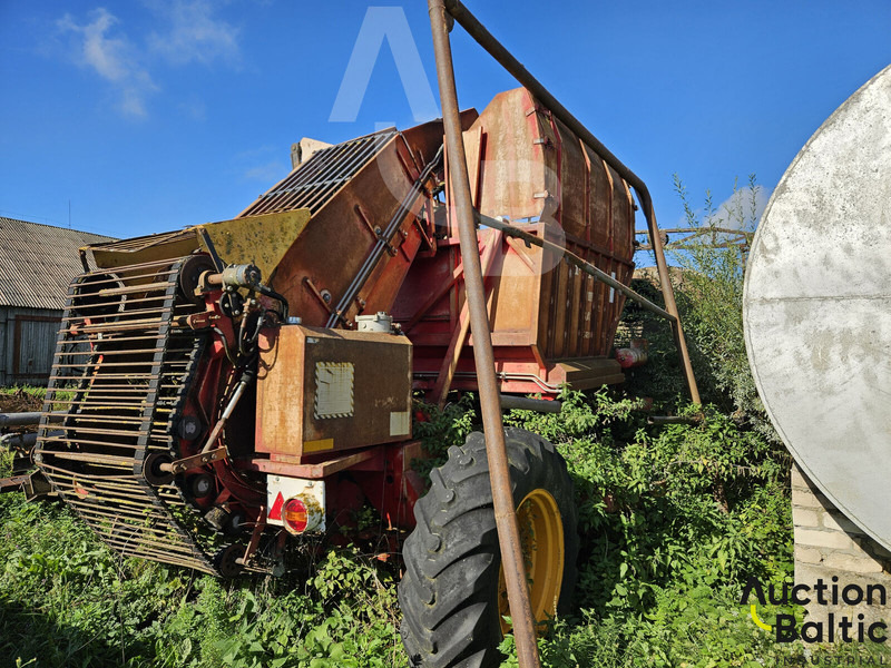 TIM Sugar beet harvester - Combine harvester: picture 2 TIM Sugar beet harvester - Combine harvester: picture 2