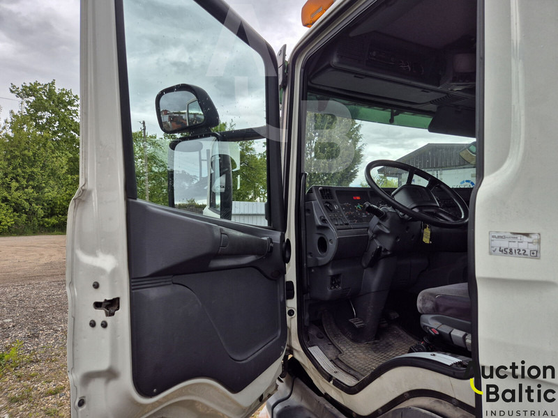 Scania P 94-260 - Tractor unit: picture 4 Scania P 94-260 - Tractor unit: picture 4