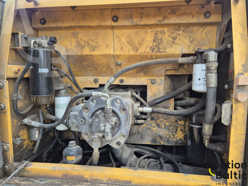 Crawler excavator Volvo EC 210 C L: picture 11
