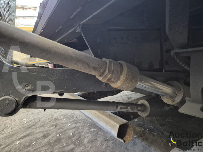 Dropside/ Flatbed truck Volvo FM380: picture 12