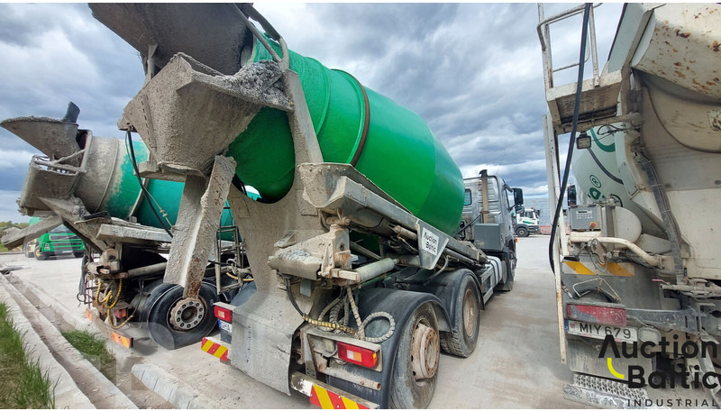 Volvo FM9 - Concrete mixer truck: picture 3 Volvo FM9 - Concrete mixer truck: picture 3