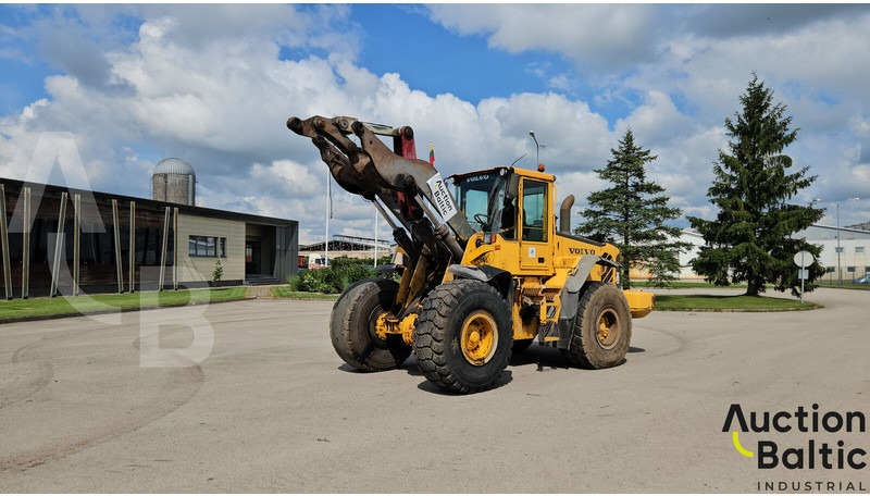 Volvo L 110 E - Wheel loader: picture 1 Volvo L 110 E - Wheel loader: picture 1
