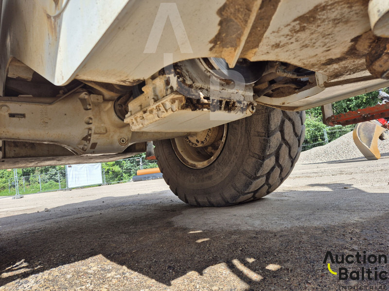 Wheel loader Volvo L 90: picture 13