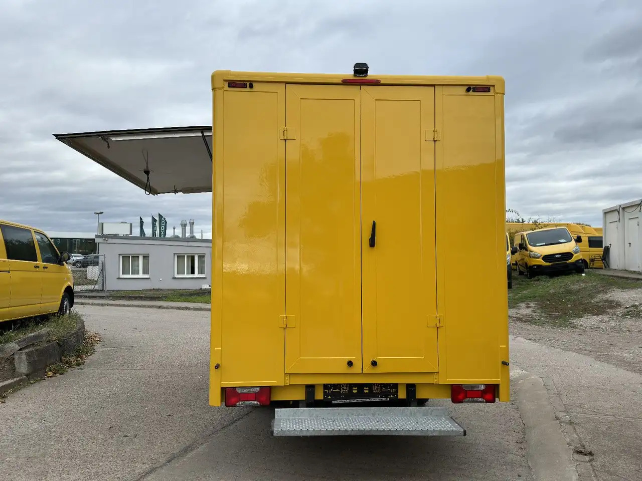 Iveco C30C/ FOODTRUCK/ Daily - Vending truck: picture 5 Iveco C30C/ FOODTRUCK/ Daily - Vending truck: picture 5